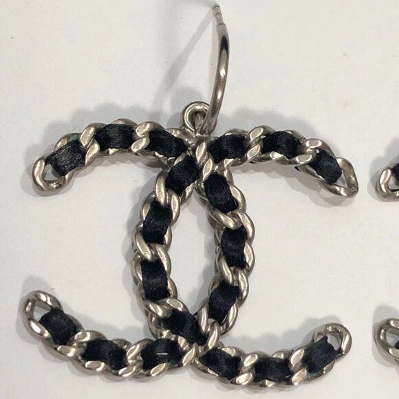 CHANEL CC Logos Black Leather Chain Earrings Gold Tone B11A Auth w/Box D-c1164 - Picture 4 of 9